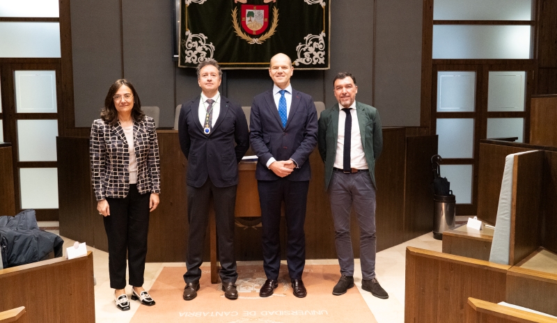 El jefe del Servicio de Hematología de Valdecilla, Enrique Ocio, toma posesión como catedrático de Medicina de la UC